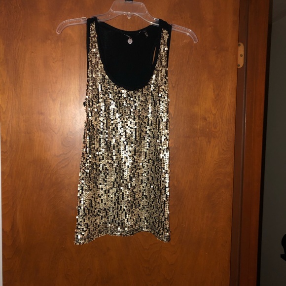 Buckle BKE boutique gold sequin top. Size M. NWOT - Picture 2 of 12